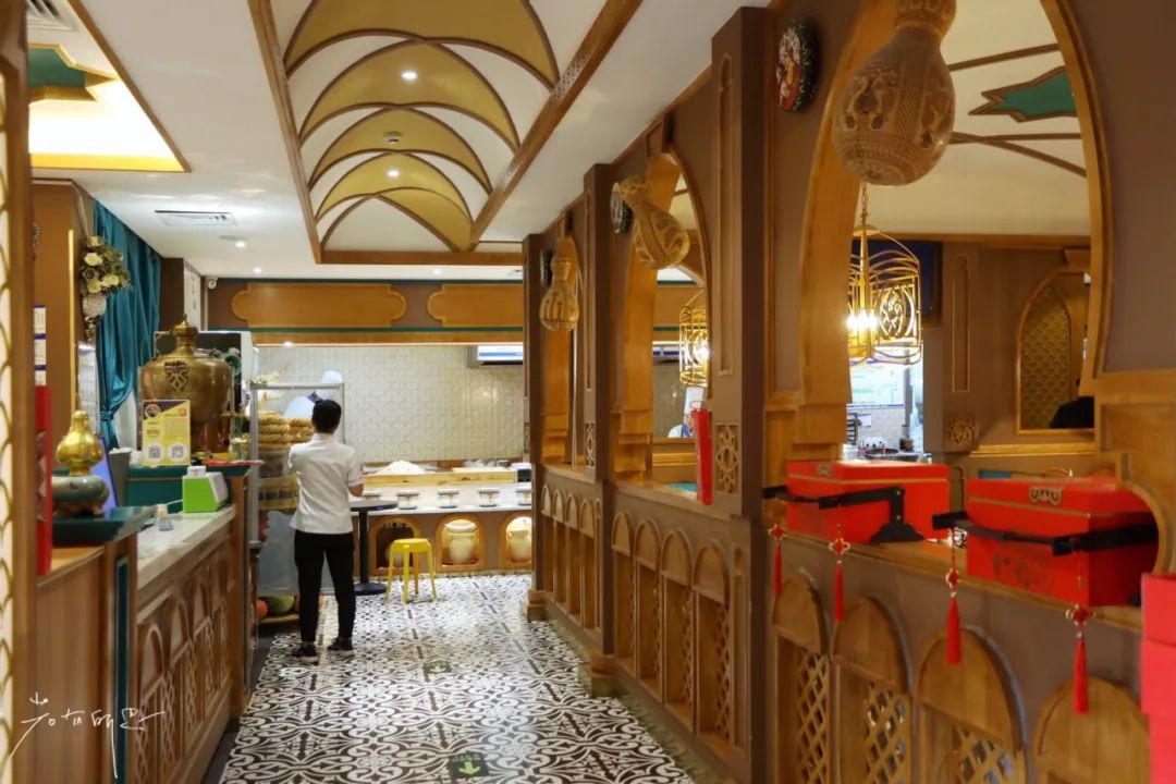 新疆餐厅装饰设计案例大全(新疆餐厅装饰设计案例大全图片)